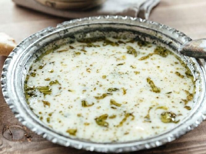 Düdüklüde Dakikalar İçinde Pişen Yayla Çorbası Tarifi Nasıl Yapılır?