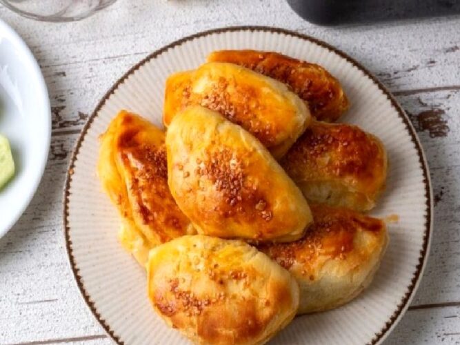 Ertesi Gün Bile Yumuşacık Kalan Anne Poğaçası Tarifi Nasıl Yapılır?