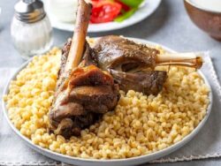Fırında Kuzu İncikli Bulgur Pilavı Tarifi Nasıl Yapılır?