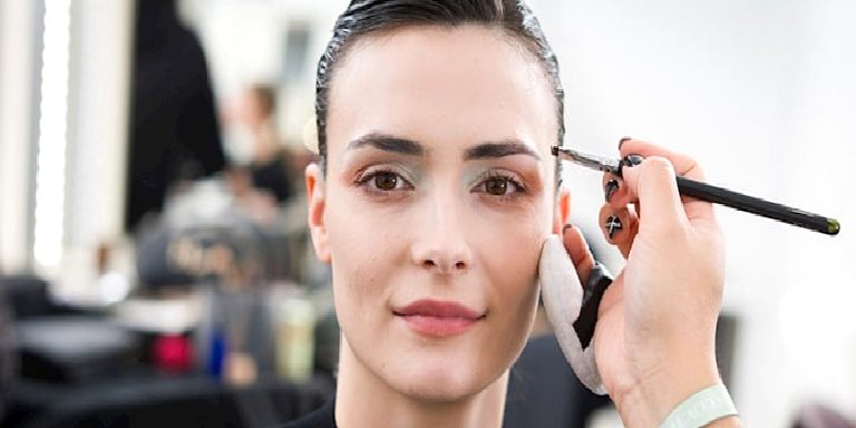 Göz Rengini Daha Belirgin Gösteren TikTok Trendi: Eye Maxxing