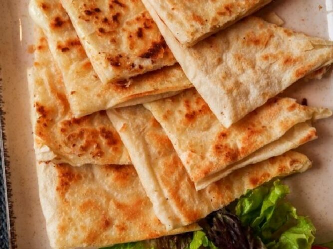 Her Yiyenin Kıymalı Sandığı Patlıcanlı Gözleme Tarifi Nasıl Yapılır?