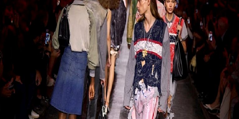 Milano Moda Haftası Diesel İlkbahar/Yaz 2027: Glenn Martens’ten Son Bir Gece