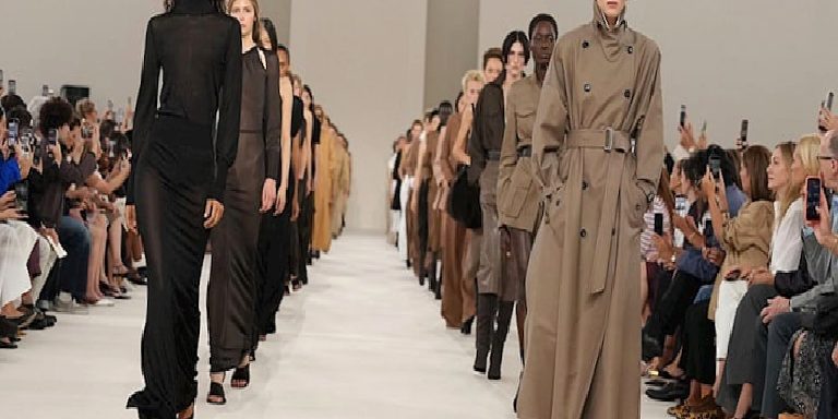 Milano Moda Haftası Max Mara İlkbahar/Yaz 2027: Yeni Bir Maceraya Doğru