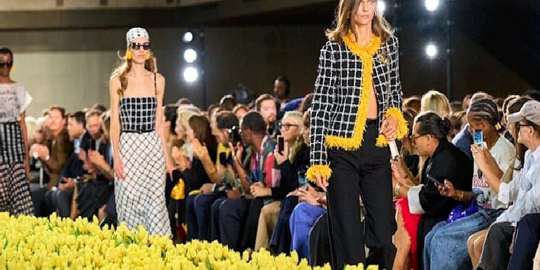 New York Moda Haftası Carolina Herrera İlkbahar/Yaz 2027: Giyinmenin Neşesi