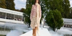 Paris Moda Haftası Dior İlkbahar/Yaz 2027: Dior’un Romantizmi Hafifliyor