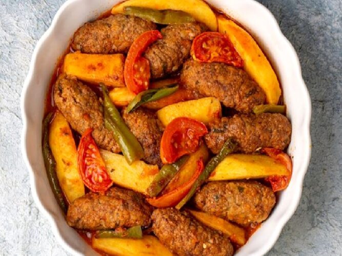 Tam Kıvamında İzmir Köfte Tarifi Nasıl Yapılır?