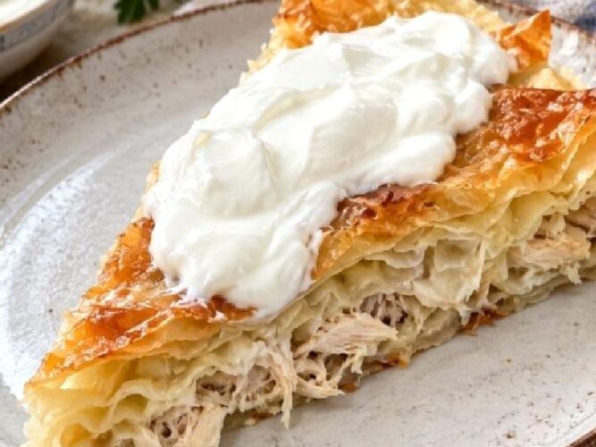 Tavuklu Mantı Börek Tarifi Nasıl Yapılır?