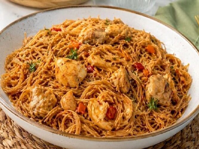 Tavuklu Tel Şehriye Pilavı Tarifi Nasıl Yapılır?
