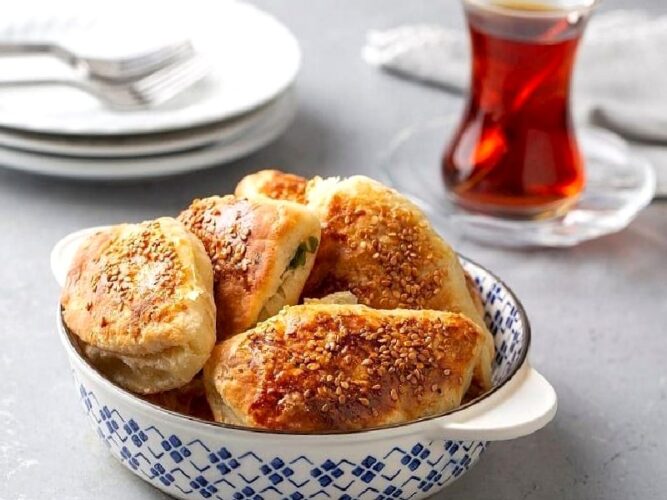 Tel Tel Ayrılan Yumuşacık Patatesli Poğaça Tarifi Nasıl Yapılır?