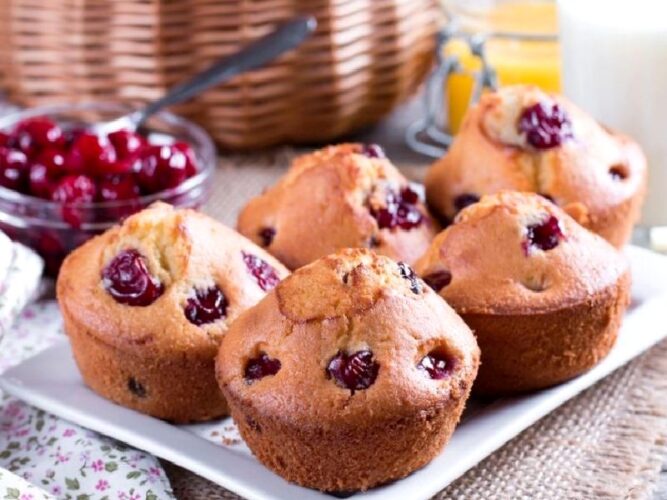 İçi Nemli Üzeri Puf Puf Vişneli Çikolatalı Muffin Tarifi Nasıl Yapılır?