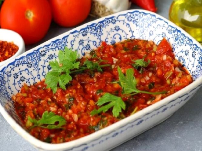 Nar Ekşili Acılı Ezme Tarifi Nasıl Yapılır?