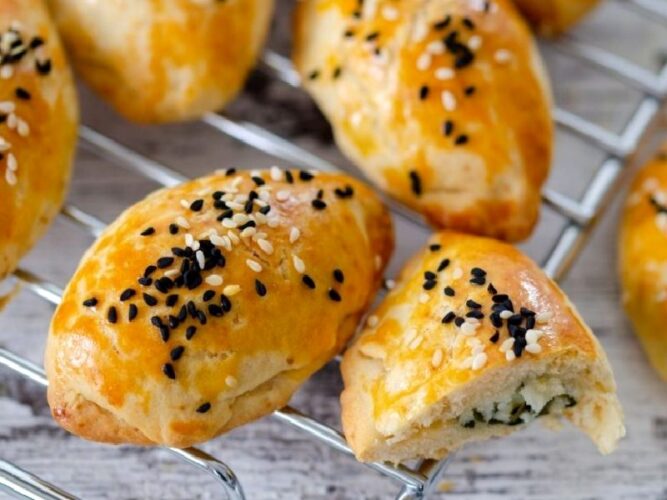 Süt Kullanmadan Yumuşacık Poğaça Tarifi Nasıl Yapılır?
